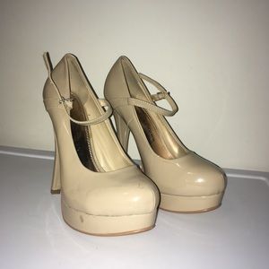 Nude patent leather platform Chinese Laundry 9